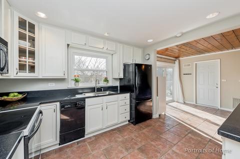 151 Willow St, Roselle, IL 60172 photo 6