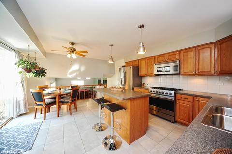 177 Sunrise Dr, Wheeling, IL 60090 photo 9