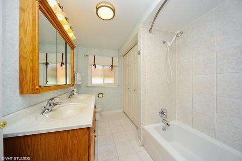 177 Sunrise Dr, Wheeling, IL 60090 photo 18