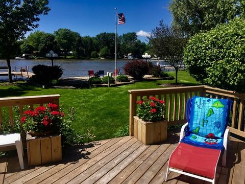 1002 River Terrace Dr, Johnsburg, IL 60051 photo 2