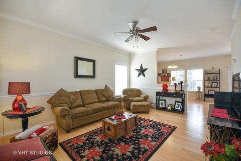 486 Gray Ave, Elburn, IL 60119 photo 2