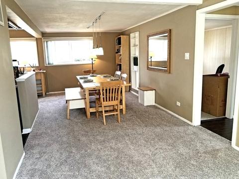 565 Glendale Ln, Hoffman Estates, IL 60169 photo 4