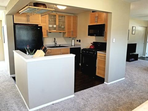 565 Glendale Ln, Hoffman Estates, IL 60169 photo 8