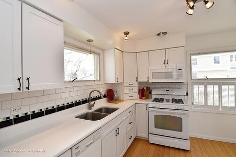 911 James St, Geneva, IL 60134 photo 4