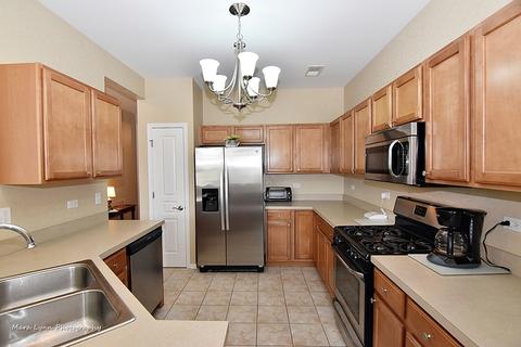 2827 Beacon Point Cir, Elgin, IL 60124 photo 6