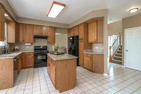 806 Adderly Ln, Gurnee, IL 60031 photo 6