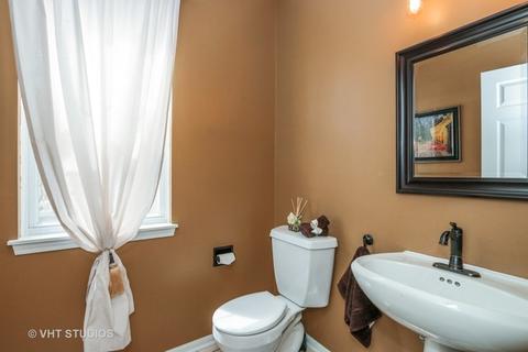 806 Adderly Ln, Gurnee, IL 60031 photo 15