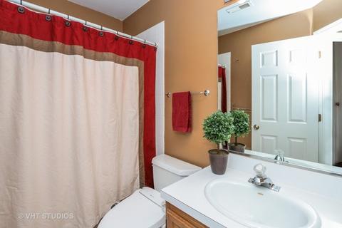 806 Adderly Ln, Gurnee, IL 60031 photo 14