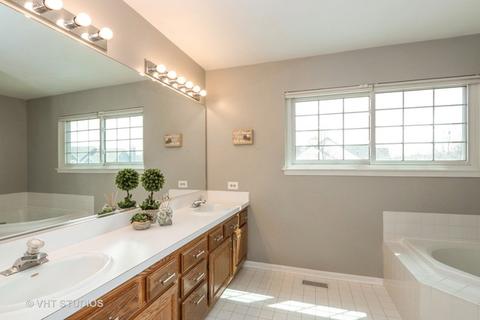 806 Adderly Ln, Gurnee, IL 60031 photo 10