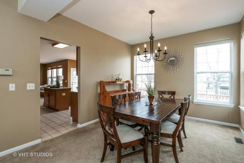 806 Adderly Ln, Gurnee, IL 60031 photo 4