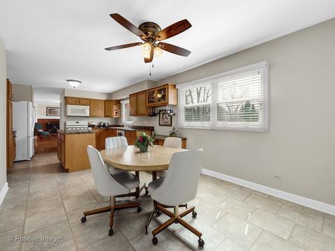 892 Casa Solana Dr, Wheaton, IL 60189 photo 12