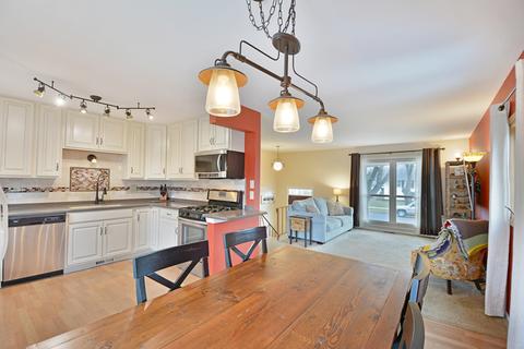 142 Saint Armand Ln, Wheeling, IL 60090 photo 6