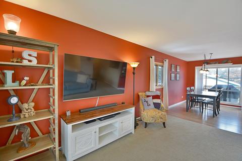 142 Saint Armand Ln, Wheeling, IL 60090 photo 5