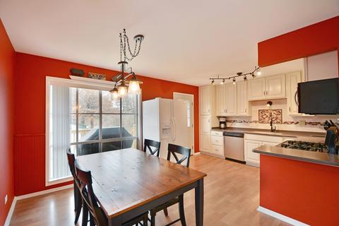 142 Saint Armand Ln, Wheeling, IL 60090 photo 8