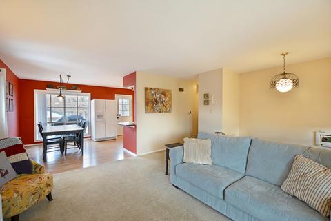142 Saint Armand Ln, Wheeling, IL 60090 photo 4