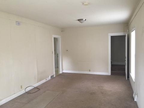 1051 W Hickory St, Kankakee, IL 60901 photo 3