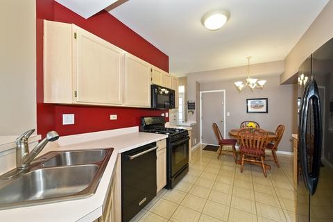996 Spring Ct, Darien, IL 60561 photo 3