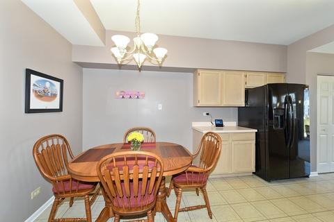 996 Spring Ct, Darien, IL 60561 photo 4