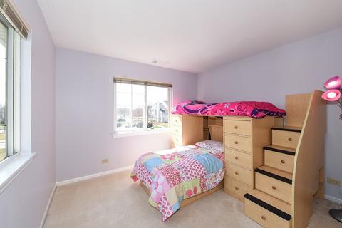 996 Spring Ct, Darien, IL 60561 photo 9