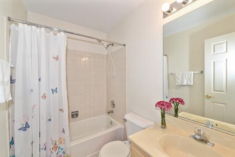 996 Spring Ct, Darien, IL 60561 photo 10