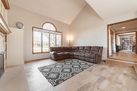 723 Fairview Ln, Bartlett, IL 60103 photo 8