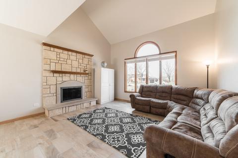 723 Fairview Ln, Bartlett, IL 60103 photo 7