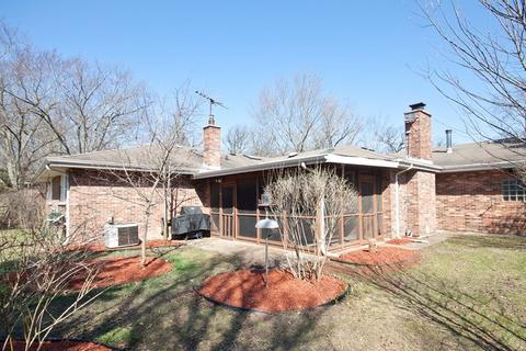 2015 E Oak St, Crete, IL 60417 photo 2