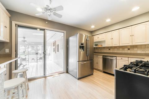 767 W Stearns Rd, Bartlett, IL 60103 photo 8