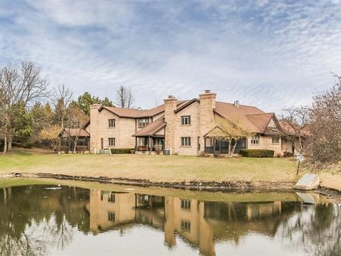 1653 Pebble Beach Dr, Hoffman Estates, IL 60169 photo 2