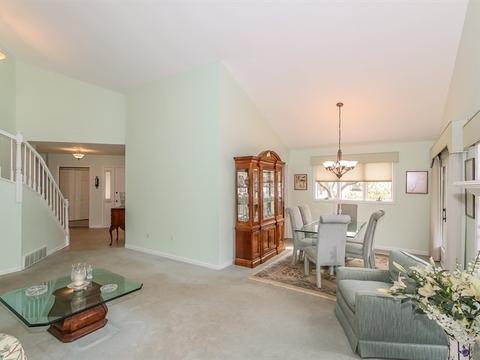 1653 Pebble Beach Dr, Hoffman Estates, IL 60169 photo 5