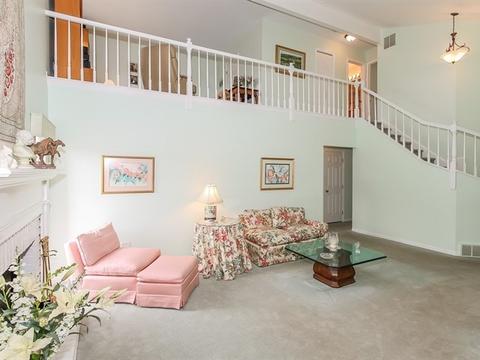 1653 Pebble Beach Dr, Hoffman Estates, IL 60169 photo 6