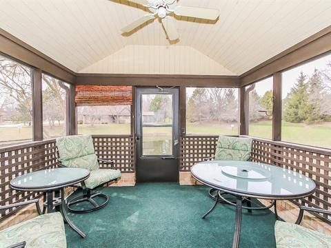 1653 Pebble Beach Dr, Hoffman Estates, IL 60169 photo 9