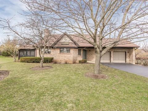 1653 Pebble Beach Dr, Hoffman Estates, IL 60169 photo 1