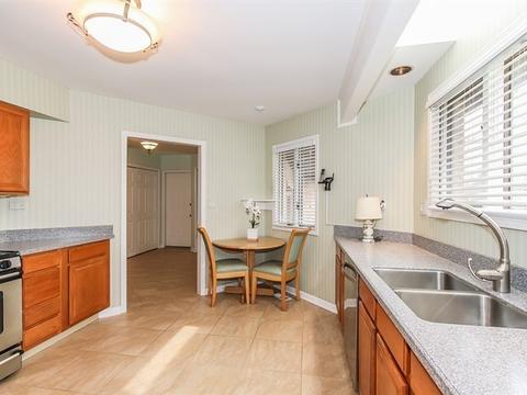 1653 Pebble Beach Dr, Hoffman Estates, IL 60169 photo 12