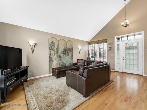 293 Beaumont Ct, Bartlett, IL 60103 photo 2