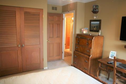 320 Sheridan Dr #2D, Willowbrook, IL 60527 photo 17
