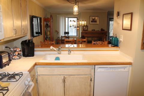 320 Sheridan Dr #2D, Willowbrook, IL 60527 photo 9