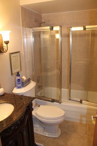 320 Sheridan Dr #2D, Willowbrook, IL 60527 photo 14