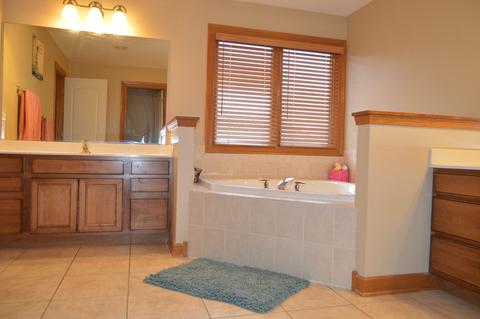 1080 Grayhawk Dr, Algonquin, IL 60102 photo 24