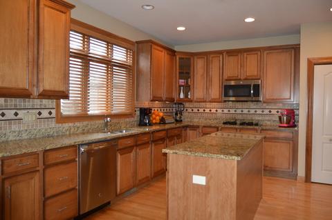 1080 Grayhawk Dr, Algonquin, IL 60102 photo 2