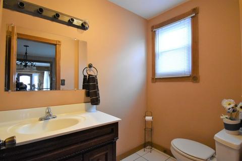 830 North Ave, Aurora, IL 60505 photo 19