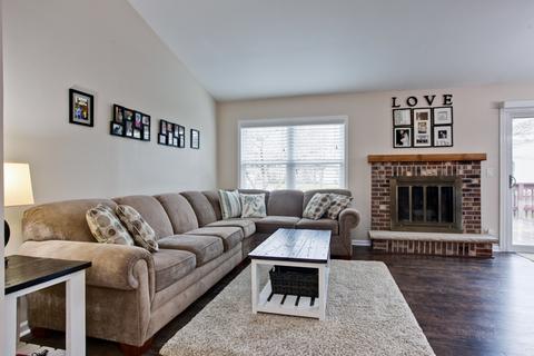 1610 Red Coach Ln, Algonquin, IL 60102 photo 4