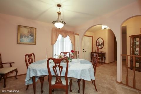 622 Yellowstone Dr, Elgin, IL 60123 photo 9