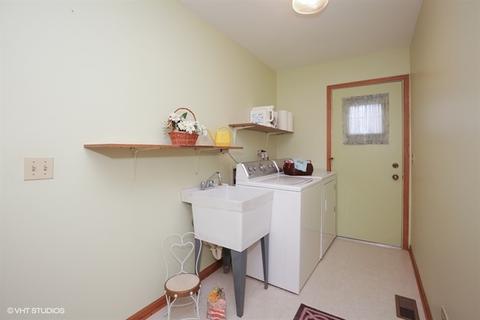 622 Yellowstone Dr, Elgin, IL 60123 photo 22