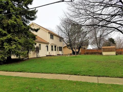 202 Arrowhead Dr, Minooka, IL 60447 photo 2