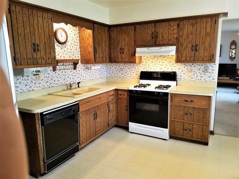 202 Arrowhead Dr, Minooka, IL 60447 photo 4