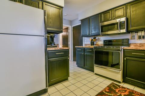 3240 Anton Dr, Aurora, IL 60504 photo 9