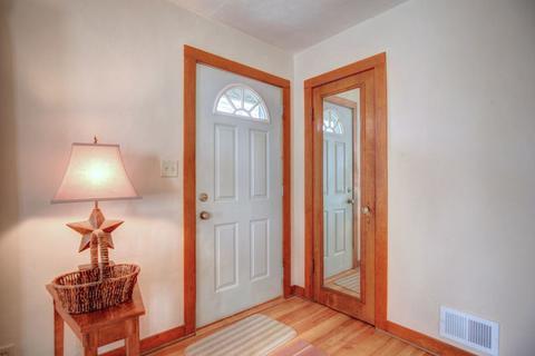 403 N Carson Ave, Champaign, IL 61822 photo 4