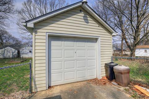 403 N Carson Ave, Champaign, IL 61822 photo 3