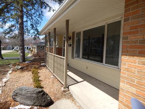440 Scott St, Algonquin, IL 60102 photo 2